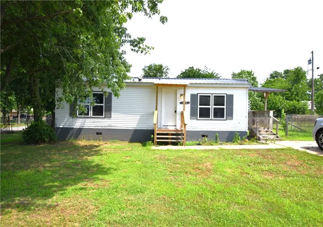 Homes for sale in Stilwell, OK | 413 W Willow St, Stilwell, OK 74960 | MLS# 1334959