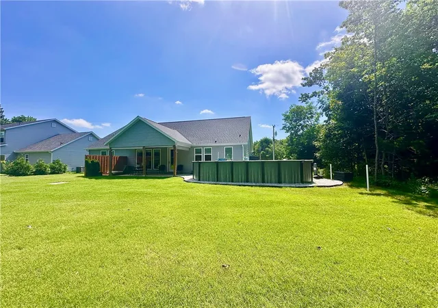 2nd image of 4 Hobkirk Dr, Bella Vista, AR 72715 | MLS# 1334997