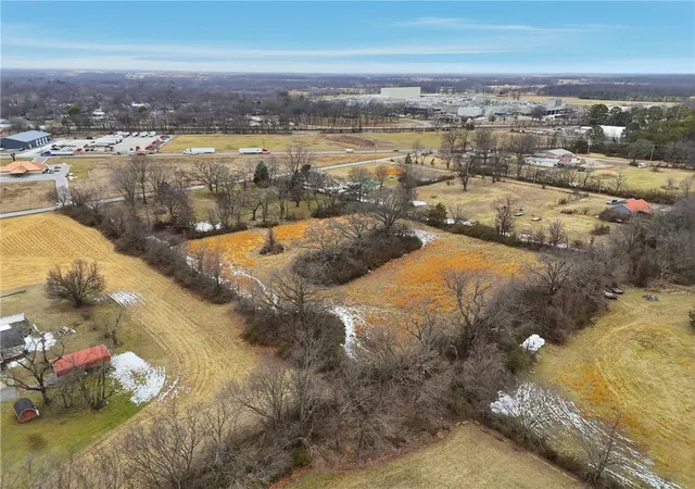 4th image of 190 Allen Ave, Gentry, AR 72734 | MLS# 1335050