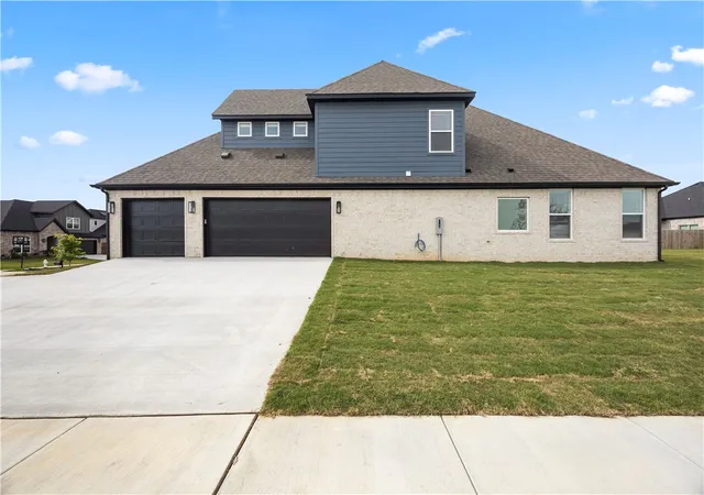 Photo 2 of Single family home for sale at 1241 Mammoth St, Bentonville, AR 72713 | MLS# 1335294 | Listing updated on 2026-02-10