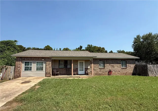 image of 613 Valley Dr, Russellville, AR 72802 | MLS# 1335299