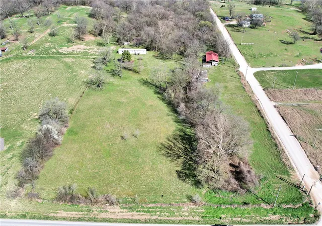 3rd image of 12129 Roy Jech Farm Rd, Gentry, AR 72734 | MLS# 1335479