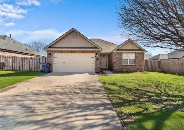 Photo 2 of Single family home for sale at 2003 N Lexington St, Siloam Springs, AR 72761 | MLS# 1335495 | Listing updated on 2026-07-21