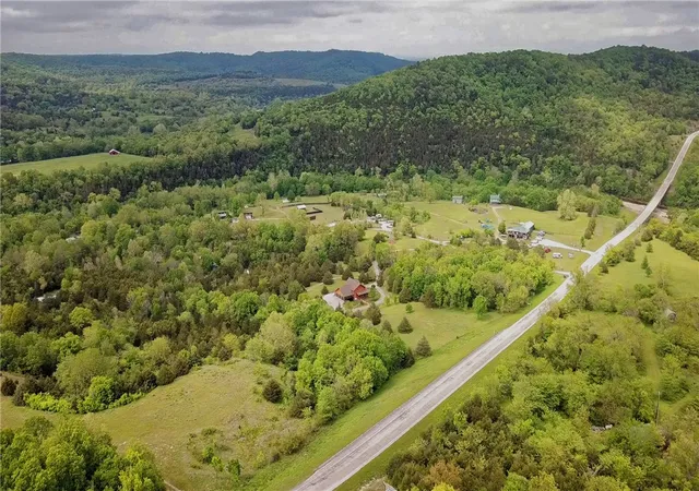 40th image of 8200 Hwy 221, Eureka Springs, AR 72632 | MLS# 1335585