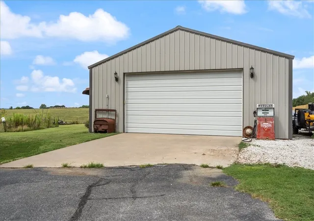 2nd image of 13308 Bethel Blacktop Rd, Farmington, AR 72730 | MLS# 1335756
