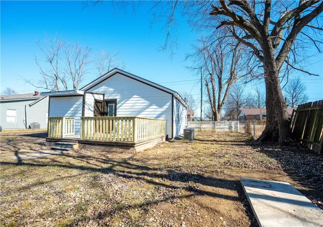 16th image of 806 S Powell St, Springdale, AR 72764 | MLS# 1335855