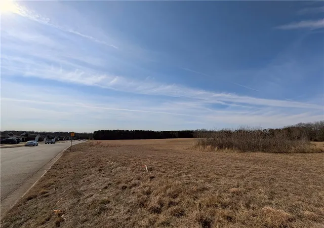 2nd image of 1410 Dunwood Dr, Clarksville, AR 72830 | MLS# 1335893