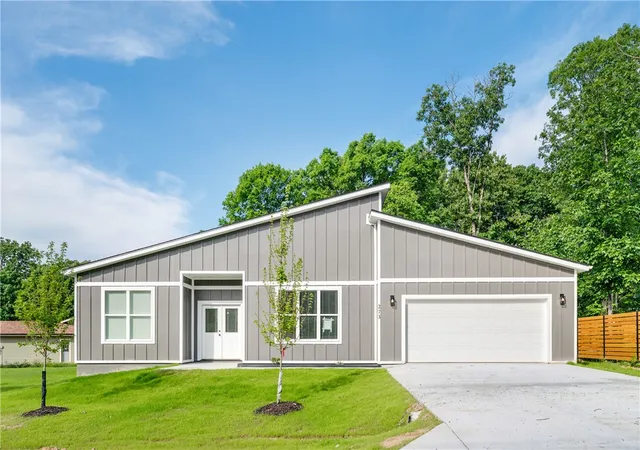 Homes for sale in Bella Vista, AR | 273 Stoneykirk Dr, Bella Vista, AR 72715 | MLS# 1335603