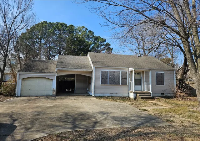 Photo 4 of Sale Pending at 1535 N Leverett Ave, Fayetteville, AR 72703 | MLS# 1335745 | Listing updated on 2026-02-26