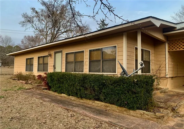Photo 3 of Single family home for sale at 106 Lakeside Dr, New Blaine, AR 72851 | MLS# 1335880 | Listing updated on 2026-07-28
