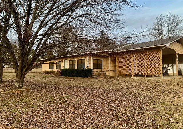Photo 4 of Single family home for sale at 106 Lakeside Dr, New Blaine, AR 72851 | MLS# 1335880 | Listing updated on 2026-07-28