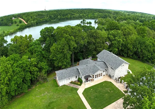 Homes for sale in Siloam Springs, AR | 14242 Lake Forrest Heights Rd, Siloam Springs, AR 72761 | MLS# 1335327