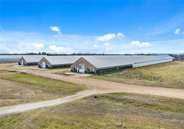 3rd image of 17080 Lonnie Graggs Rd, Lincoln, AR 72744 | MLS# 1336086