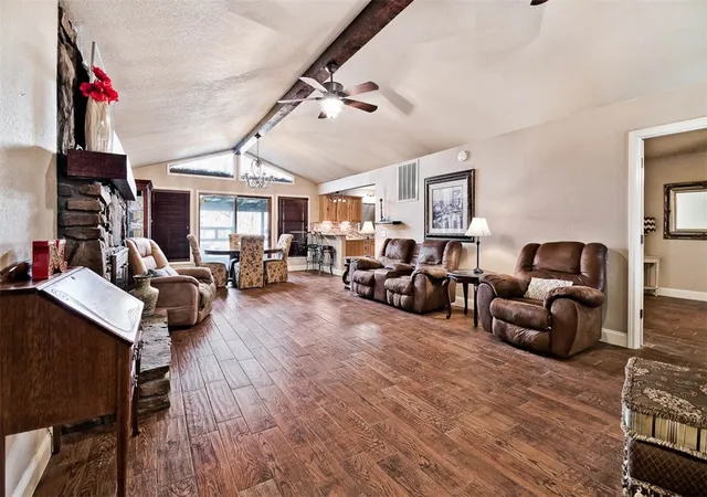 Photo 3 of Single family home for sale at 1 Woburn Ln, Bella Vista, AR 72715 | MLS# 1335215 | Listing updated on 2026-09-16