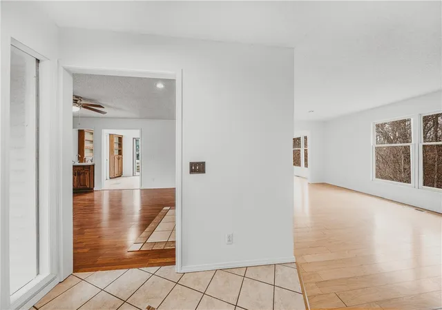 2nd image of 1 Basore Cir, Bella Vista, AR 72715 | MLS# 1335780