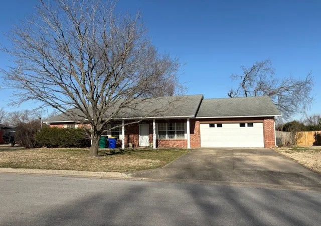 Homes for sale in Rogers, AR | 2822 Highland Dr, Rogers, AR 72756 | MLS# 1336379