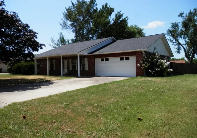 2nd image of 2822 Highland Dr, Rogers, AR 72756 | MLS# 1336379