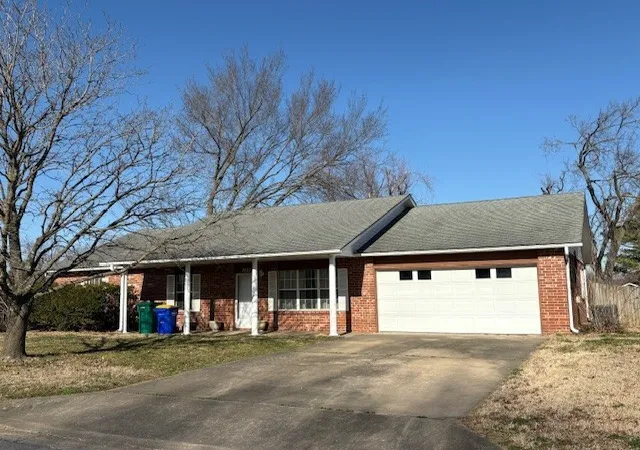 Homes for sale in Rogers, AR | 2822 Highland Dr, Rogers, AR 72756 | MLS# 1336379
