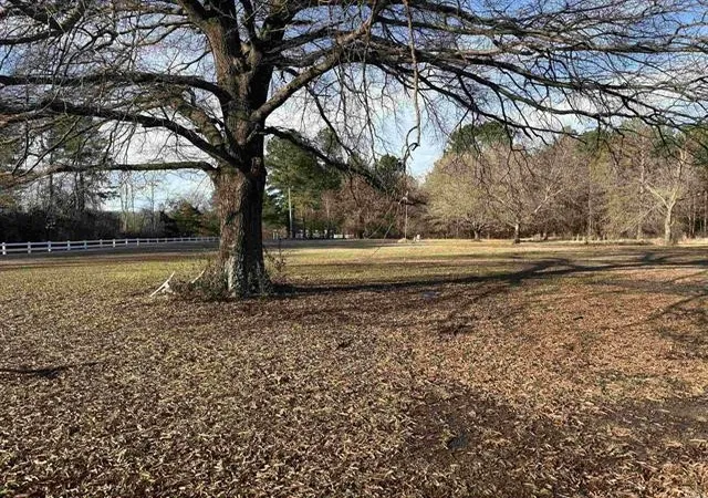 2nd image of 1 Lazy Valley, Morrilton, AR 72110 | MLS# 1336546
