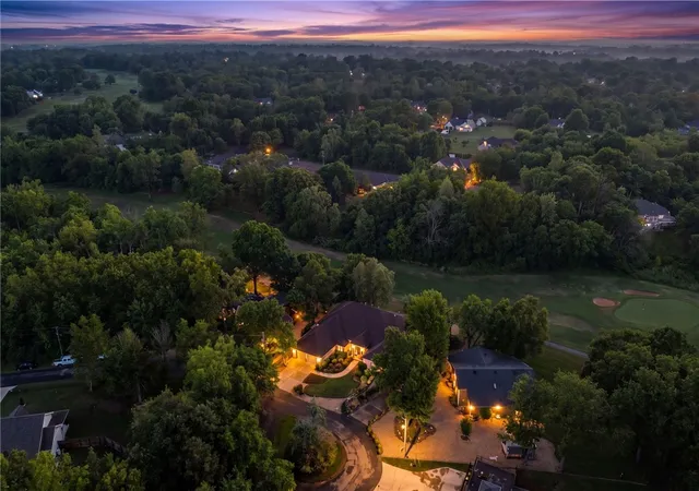 2nd image of 16 Ellwood Cir, Bella Vista, AR 72715 | MLS# 1336346