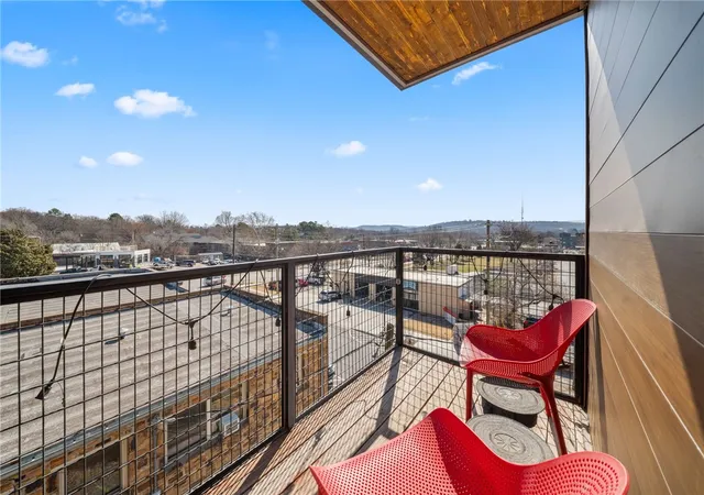 4th image of 450 Prairie St, Fayetteville, AR 72701 | MLS# 1336579