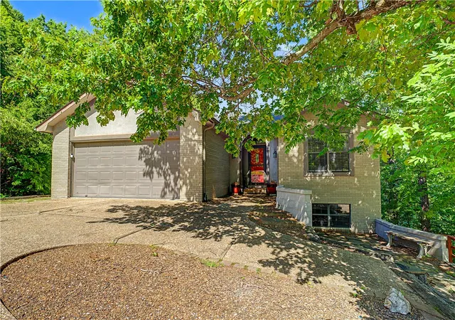 1st image of 13 Blenheim Ln, Bella Vista, AR 72715 | MLS# 1336466