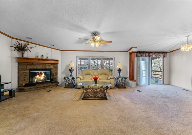 Homes for sale in Holiday Island, AR | 33 Skyview Ln, Holiday Island, AR 72631 | MLS# 1336221