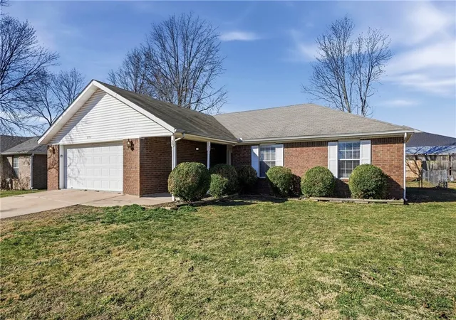 Photo 2 of Sale Pending at 2102 Se K St, Bentonville, AR 72712 | MLS# 1336657 | Listing updated on 2026-06-21