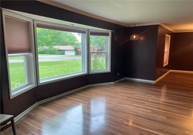 4th image of 101 S Circle Dr, Clarksville, AR 72830 | MLS# 1337058