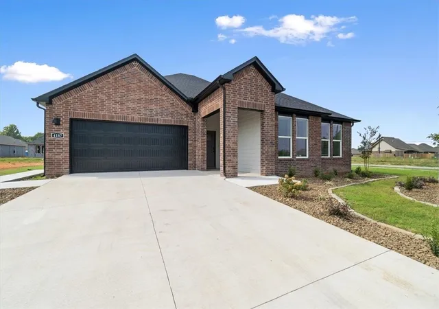 2nd image of 426 W Canada Dr, Farmington, AR 72730 | MLS# 1337317