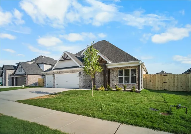 Photo 41 of Single family home for sale at 1121 Cyn Maple St, Centerton, AR 72719 | MLS# 1336515 | Listing updated on 2026-10-10