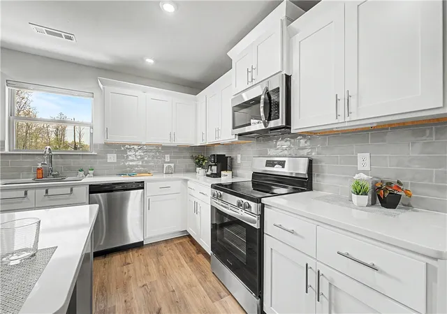 2nd image of 41 Shetland Dr, Bella Vista, AR 72715 | MLS# 1337416