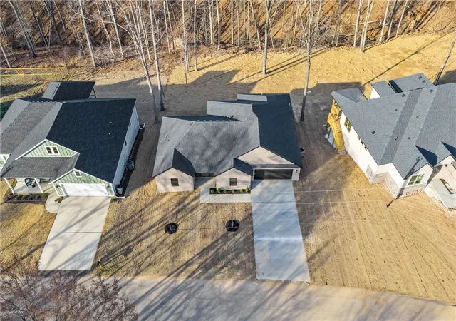 2nd image of 4 Bridlington Dr, Bella Vista, AR 72714 | MLS# 1337129
