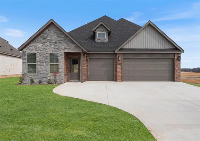Homes for sale in Bentonville, AR | 7010 Sw Orange Ave, Bentonville, AR 72713 | MLS# 1337547
