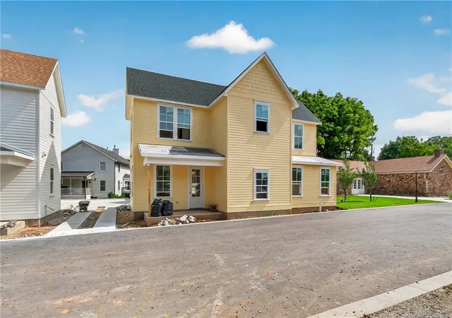 1st image of 2768 Black Walnut Cir, Fayetteville, AR 72701 | MLS# 1337437