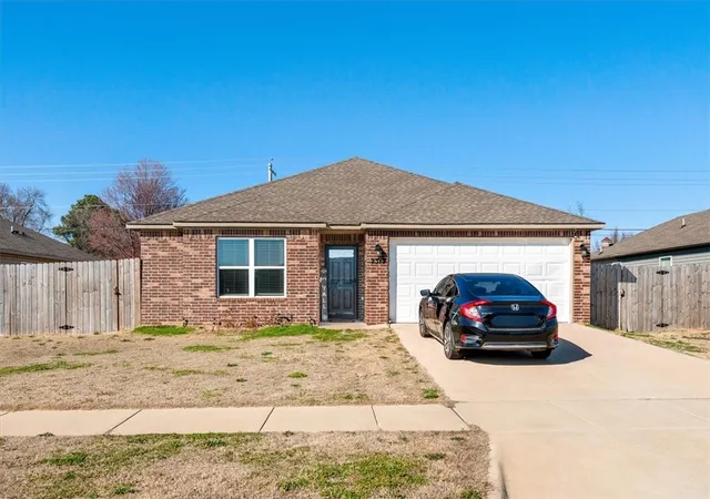 Photo 1 of Sale Pending at 2313 S Silver St, Siloam Springs, AR 72761 | MLS# 1337301 | Listing updated on 2026-07-24