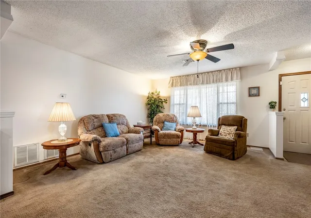 3rd image of 2 Wigston Ln, Bella Vista, AR 72714 | MLS# 1337641