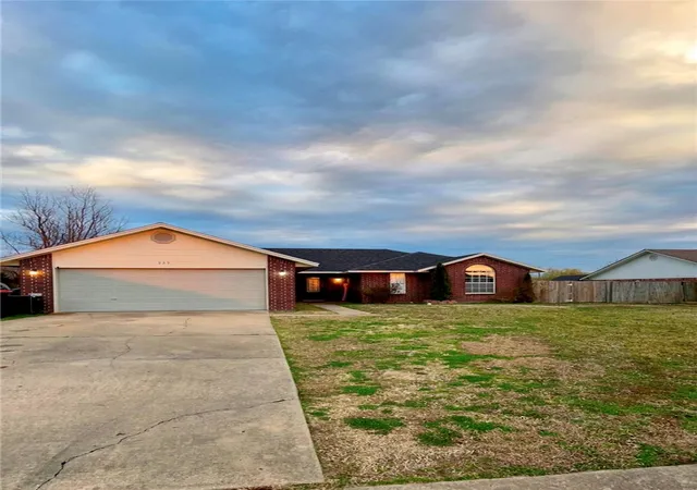 Homes for sale in Springdale, AR | 355 Andy St, Springdale, AR 72762 | MLS# 1337479