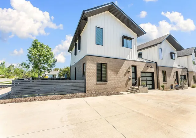 2nd image of 614 Nw Bike Ct, Bentonville, AR 72712 | MLS# 1336242