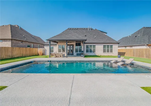 1st image of 605 Stone Ridge St, Lowell, AR 72745 | MLS# 1337679