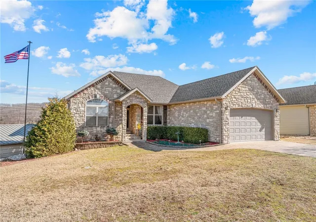 Photo 2 of Single family home for sale at 762 Showplace Gateway, Branson, MO 65616 | MLS# 1337891 | Listing updated on 2026-08-26