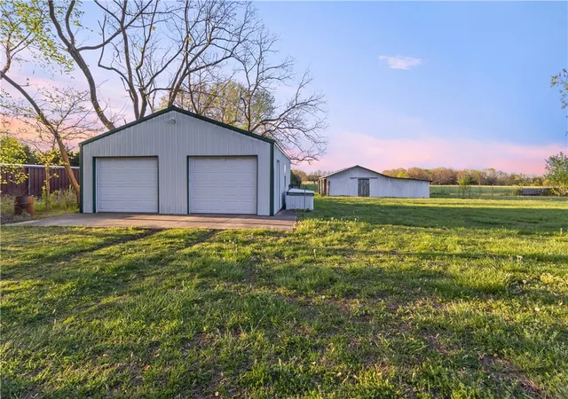 Photo 4 of Single family home for sale at 9125 Farm Rd 2140, Cassville, MO 65625 | MLS# 1337861 | Listing updated on 2026-10-06