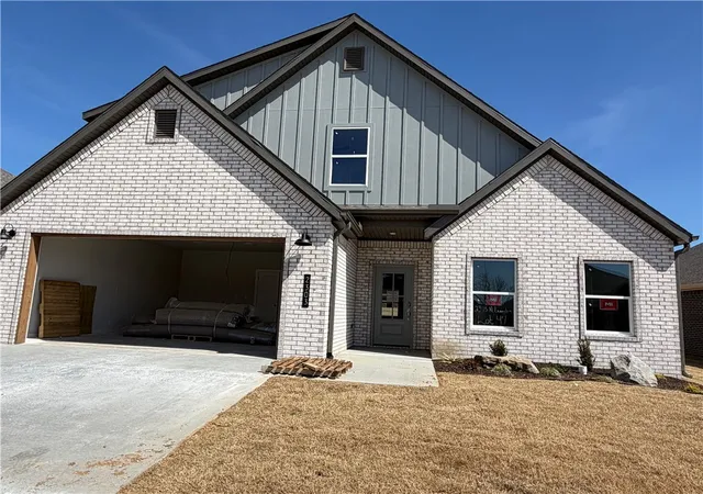 Homes for sale in Siloam Springs, AR | 2303 Lexington St, Siloam Springs, AR 72761 | MLS# 1337878