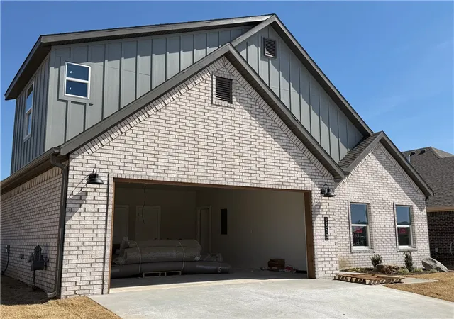 Homes for sale in Siloam Springs, AR | 2303 Lexington St, Siloam Springs, AR 72761 | MLS# 1337878