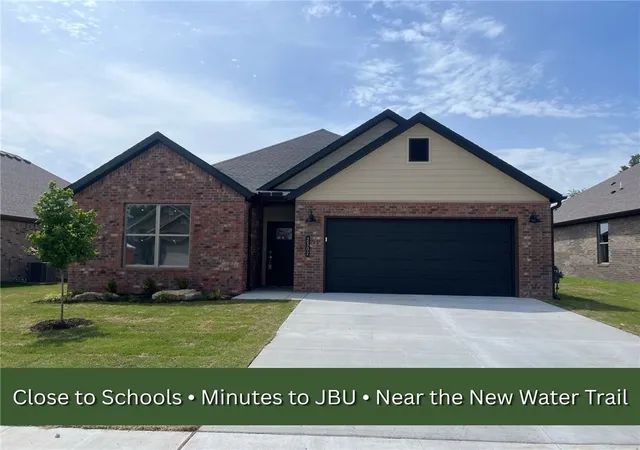 Homes for sale in Siloam Springs, AR | 2302 Lexington St, Siloam Springs, AR 72761 | MLS# 1338058