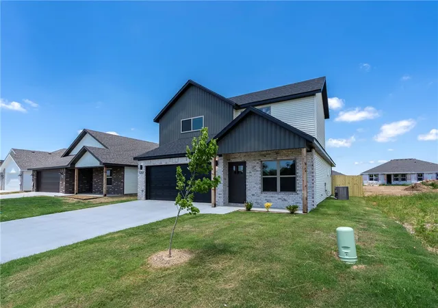 3rd image of 1704 Gerald Shay Rd, Gentry, AR 72734 | MLS# 1338113