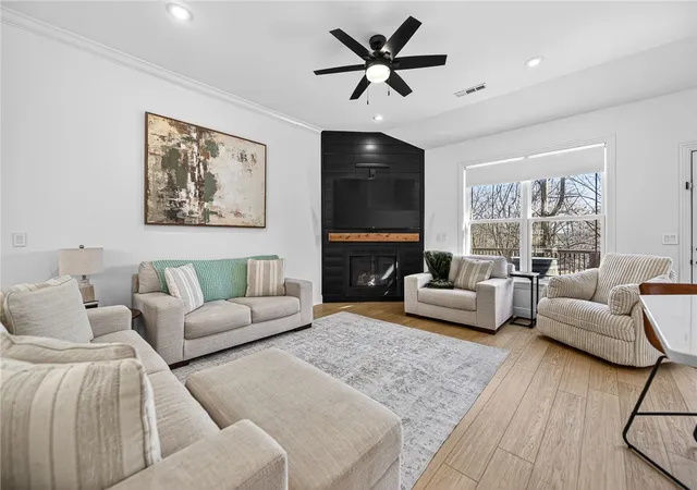 3rd image of 14 Kintyre Dr, Bella Vista, AR 72715 | MLS# 1338255