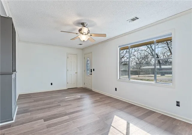 2nd image of 17 Evesham Ln, Bella Vista, AR 72714 | MLS# 1337903