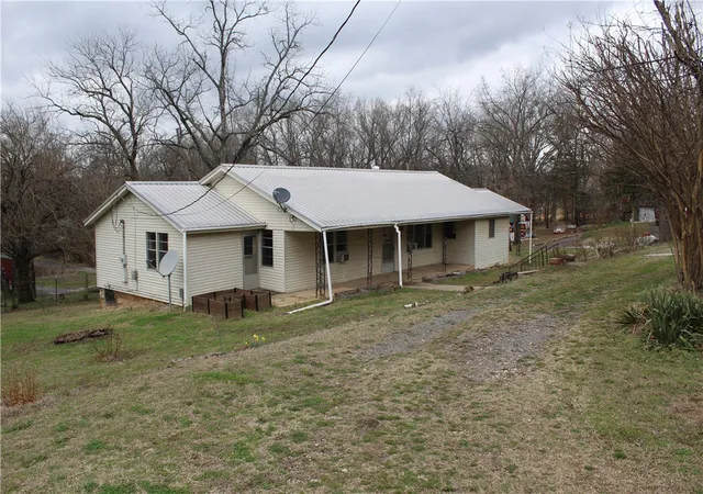 Photo 3 of Single family home for sale at 400 Canaan Rd, Marshall, AR 72650 | MLS# 1338393 | Listing updated on 2026-07-31
