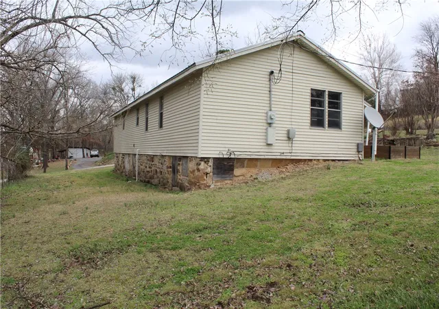 Photo 3 of Single family home for sale at 400 Canaan Rd, Marshall, AR 72650 | MLS# 1338393 | Listing updated on 2026-07-31